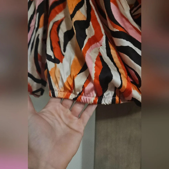 MILEY+MOLLY Surplice front long sleeve loose fit blouse top. Red/pink. MED - Picture 11 of 13